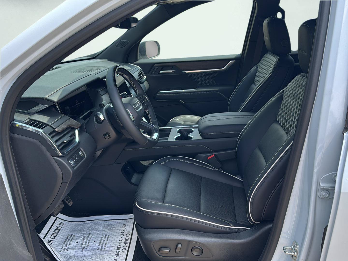 New 2026 GMC Acadia Denali w/ Super Cruise Package FWD image 2