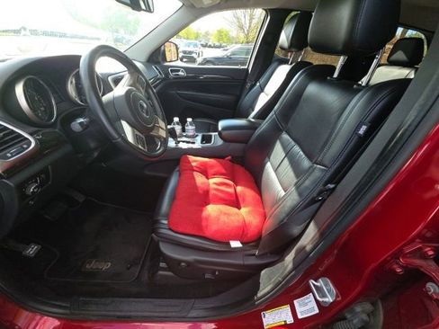 Used 2011 Jeep Grand Cherokee Laredo image 16