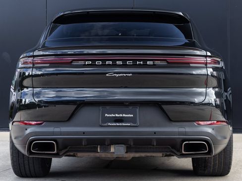 Certified 2024 Porsche Cayenne Coupe AWD/4WD image 10
