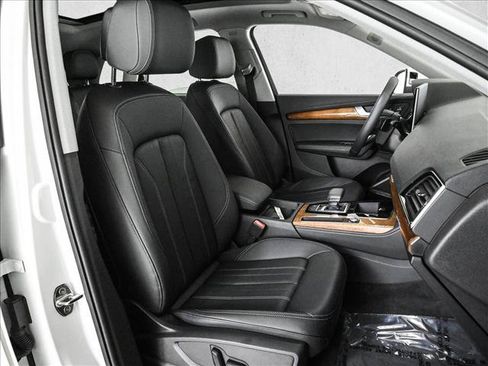 Used 2023 Audi Q5 2.0T Premium Plus w/ Premium Plus Package AWD/4WD image 22