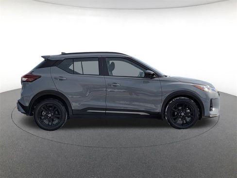 Used 2021 Nissan Kicks SR image 4