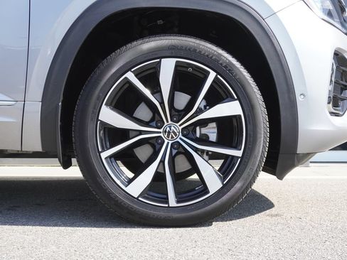 Used 2024 Volkswagen Atlas Cross Sport SEL Premium R-Line AWD/4WD image 35