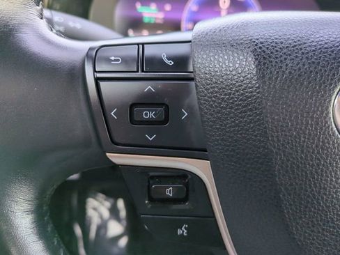 Used 2023 Toyota Crown XLE image 23