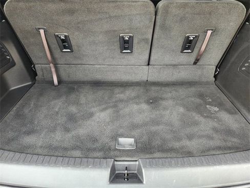 Used 2025 Chevrolet Traverse LT w/ Driver Confidence Package FWD image 33
