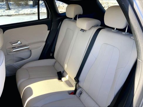 Used 2023 Mercedes-Benz GLA 250 4MATIC image 21