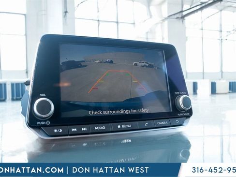 Used 2023 Nissan Rogue SV image 8