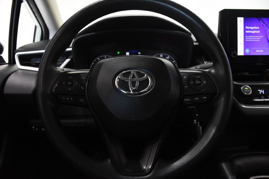 Used 2025 Toyota Corolla LE FWD image 15