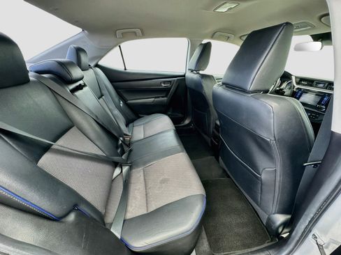 Used 2018 Toyota Corolla SE FWD image 17
