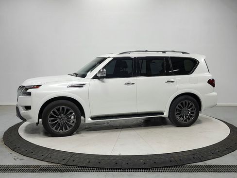 Used 2024 Nissan Armada Platinum w/ Captain's Chairs Package RWD image 4