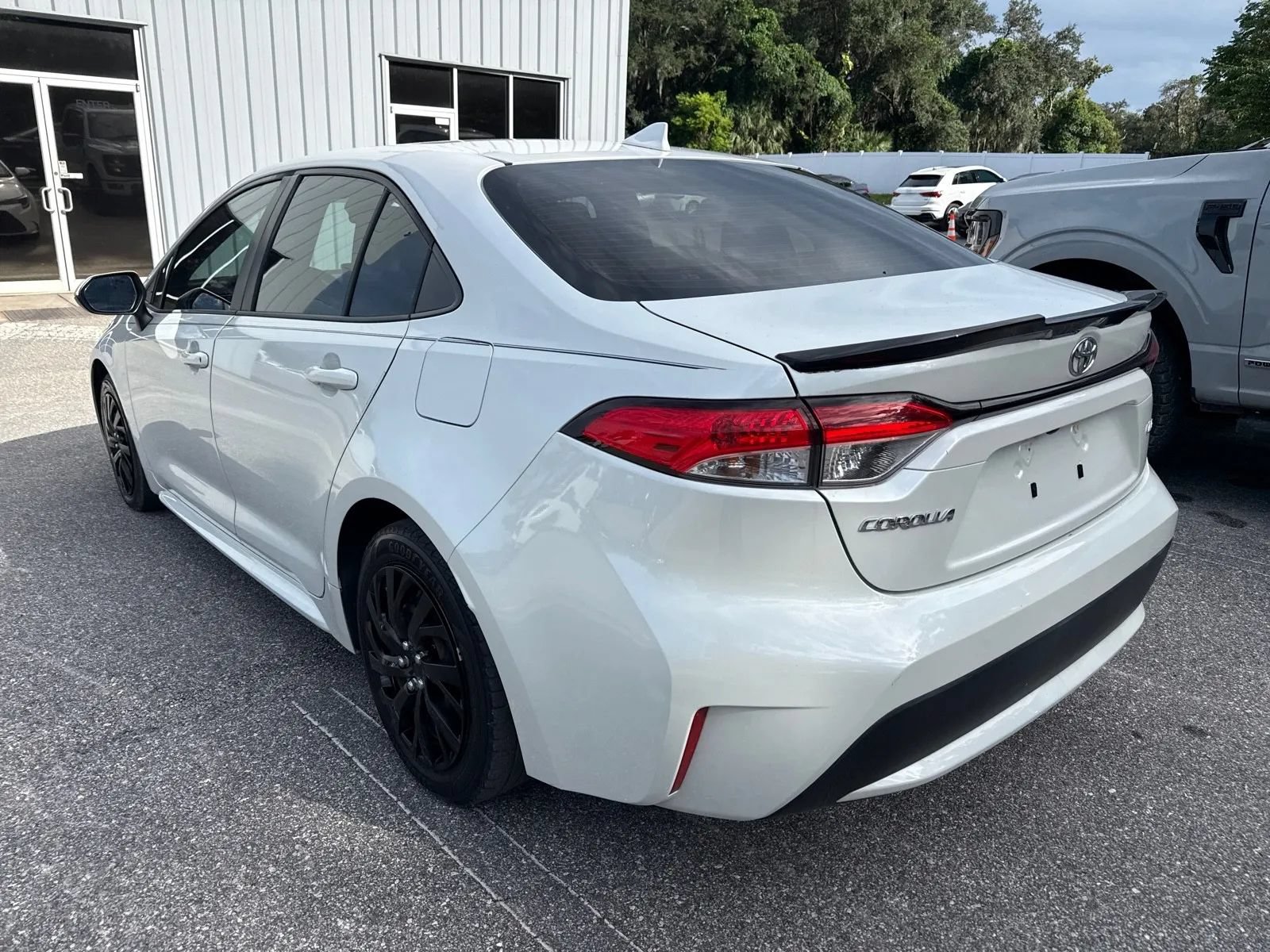 Used 2021 Toyota Corolla LE FWD image 11