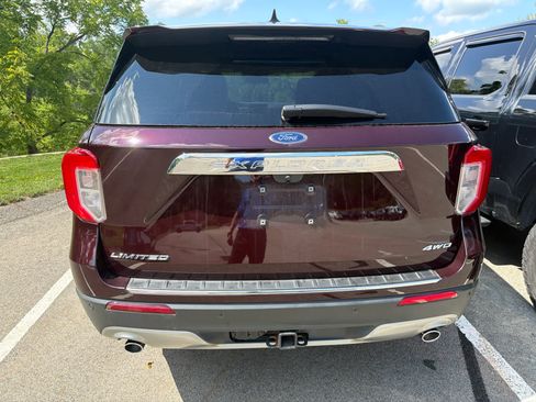 Used 2022 Ford Explorer Limited w/ Equipment Group 301A AWD/4WD image 4