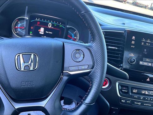 Used 2022 Honda Pilot TrailSport image 12