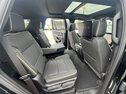 New 2026 GMC Yukon Elevation w/ Elevation Premium Package AWD/4WD image 12
