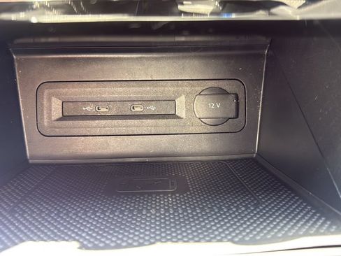 Used 2023 Volkswagen Atlas Cross Sport SEL AWD/4WD image 36