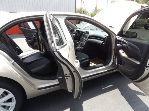 Used 2015 Chevrolet Malibu LT FWD image 17