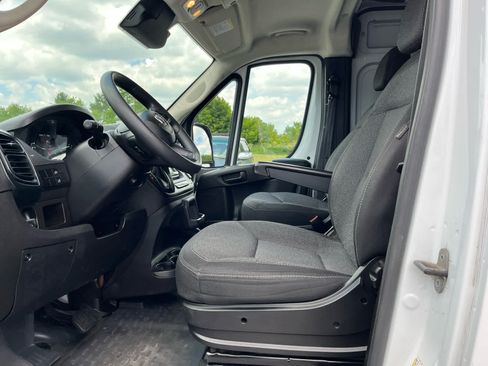 Used 2023 RAM ProMaster 2500 FWD image 10