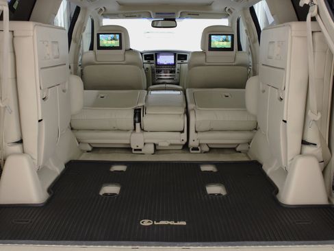 Used 2014 Lexus LX 570 4WD image 71