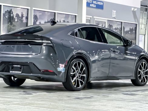 Used 2024 Toyota Prius Prime Premium image 8