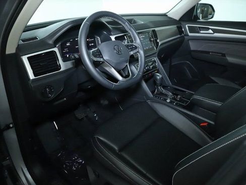 Used 2023 Volkswagen Atlas SE w/ Panoramic Sunroof Package AWD/4WD image 18