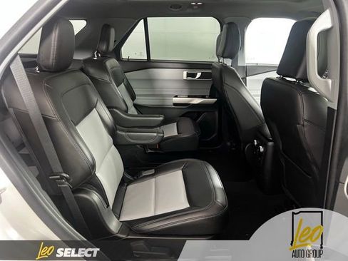 Used 2023 Ford Explorer XLT w/ Equipment Group 202A image 12