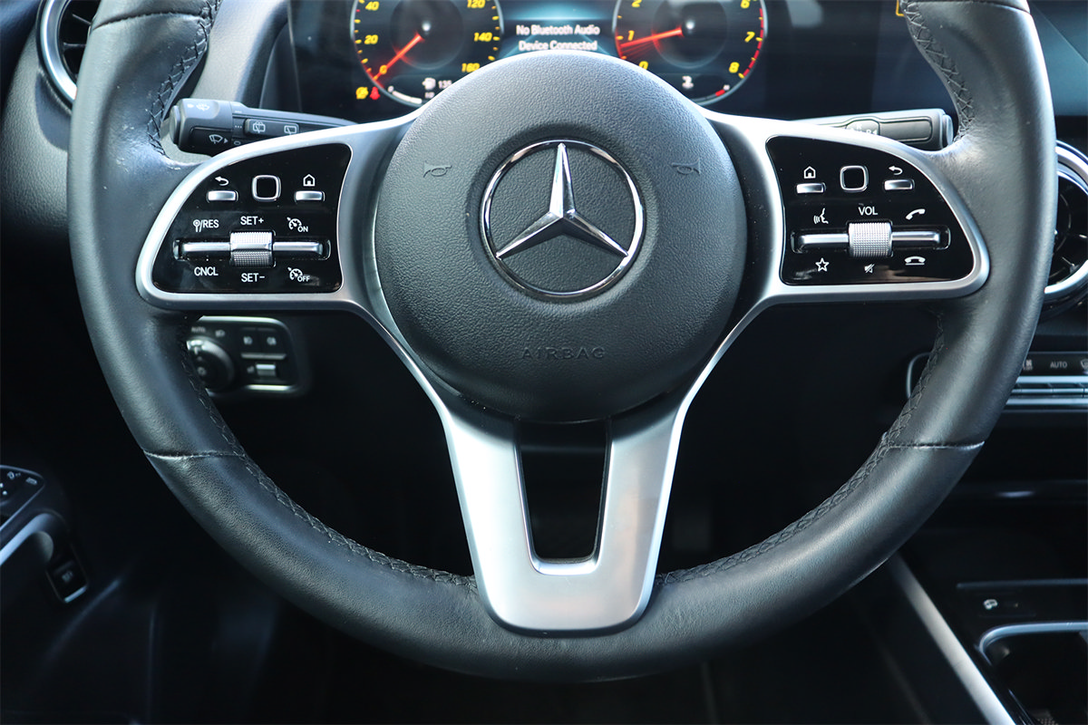 Used 2022 Mercedes-Benz GLB 250 w/ Premium Package Lite image 41