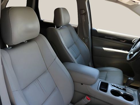Used 2012 Jeep Grand Cherokee Laredo RWD image 19