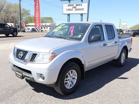 Used 2019 Nissan Frontier SV AWD/4WD image 3