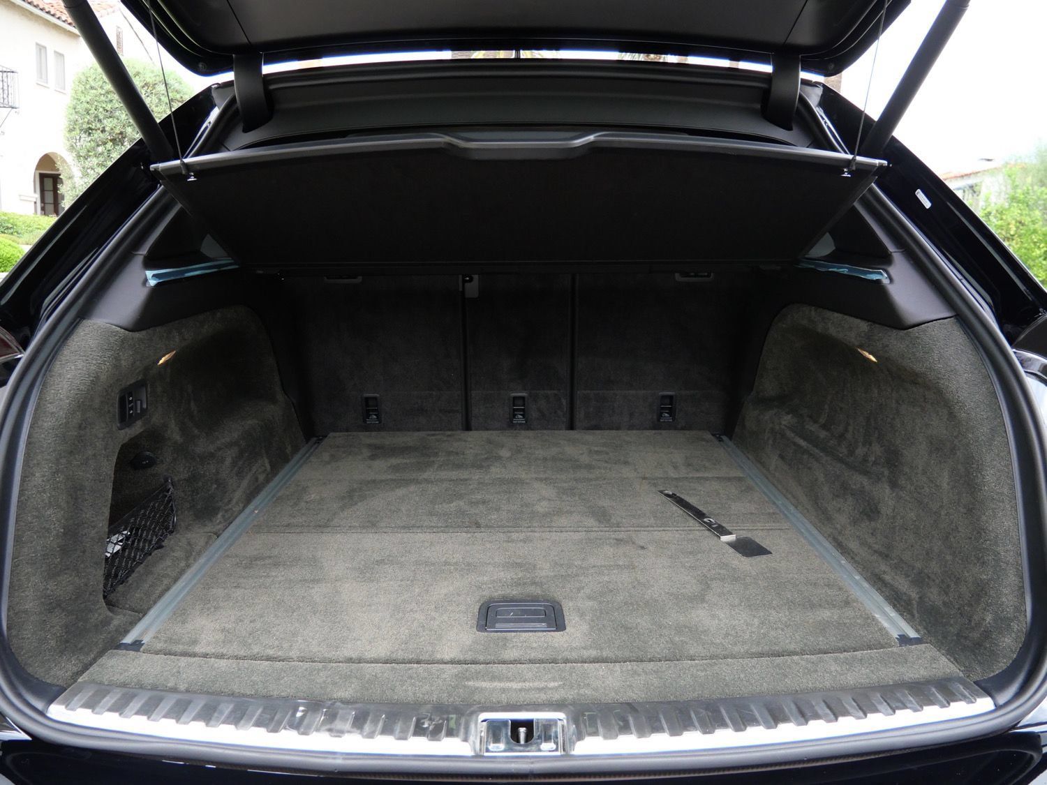 Used 2022 Bentley Bentayga AWD/4WD image 22