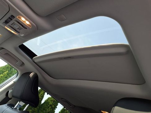 Used 2020 Toyota Highlander XLE image 15