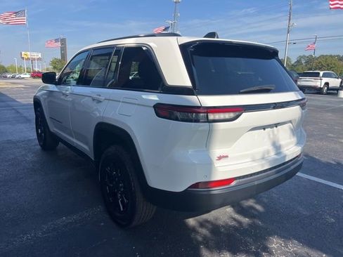 New 2026 Jeep Grand Cherokee Altitude RWD image 21