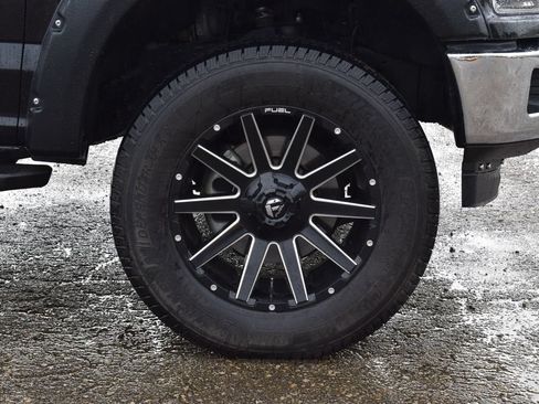 Used 2019 Ford F150 XLT w/ Equipment Group 302A Luxury AWD/4WD image 4