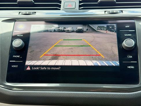 Used 2023 Volkswagen Tiguan SE FWD image 30