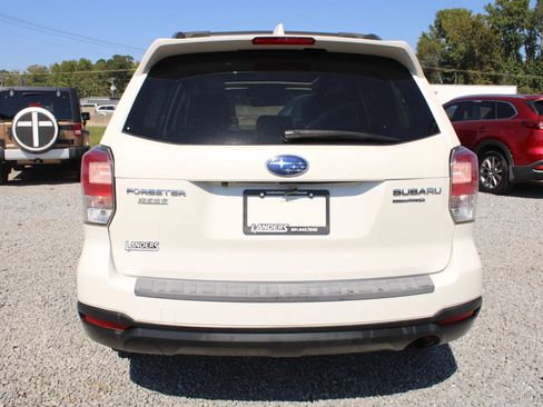 Used 2017 Subaru Forester 2.5i Premium image 9