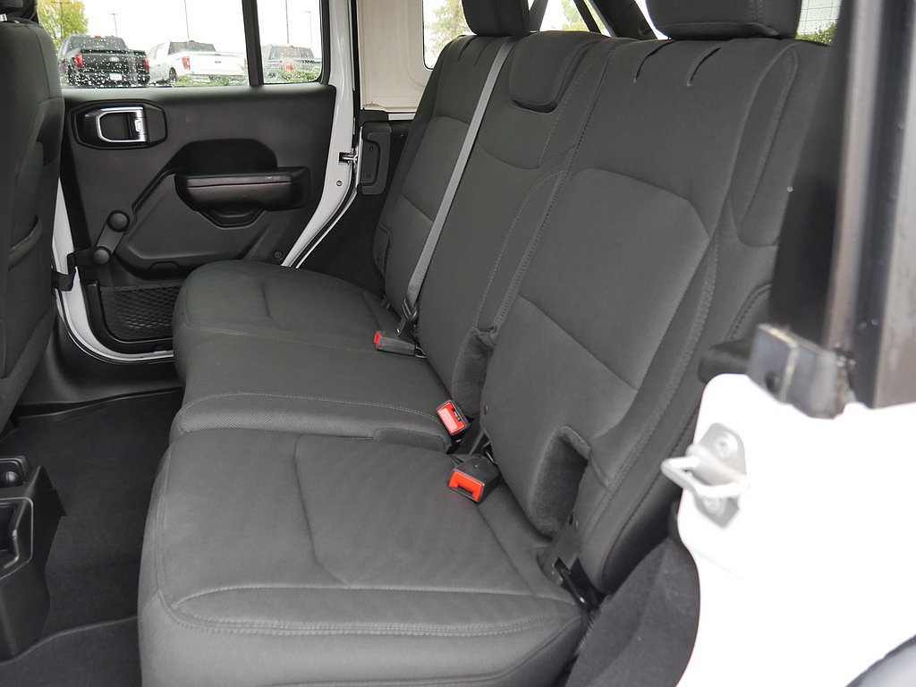 Used 2018 Jeep Wrangler Unlimited Sport AWD/4WD image 15