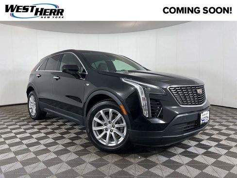 Used 2023 Cadillac XT4 Luxury w/ Cold Weather Package FWD image 1