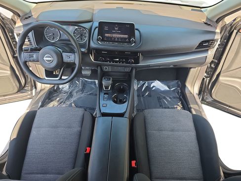 Used 2022 Nissan Rogue SV FWD image 9