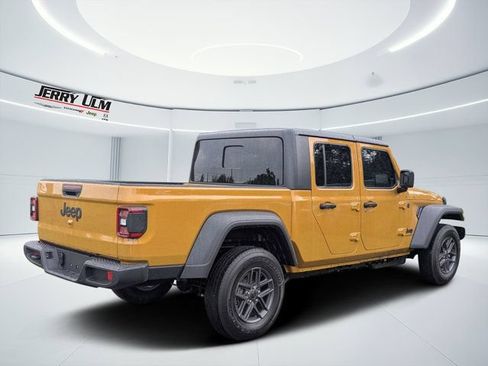 New 2026 Jeep Gladiator Sport AWD/4WD image 3