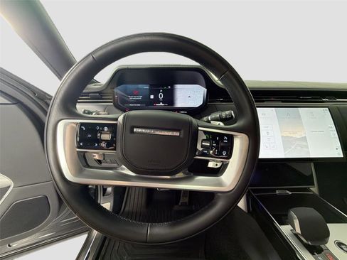 Certified 2025 Land Rover Range Rover Long Wheelbase SE AWD/4WD image 11