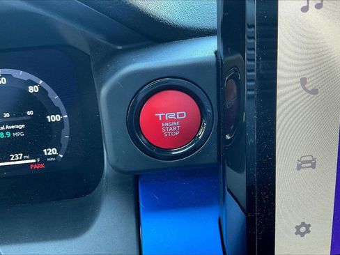 Used 2024 Toyota Tacoma TRD Sport image 28