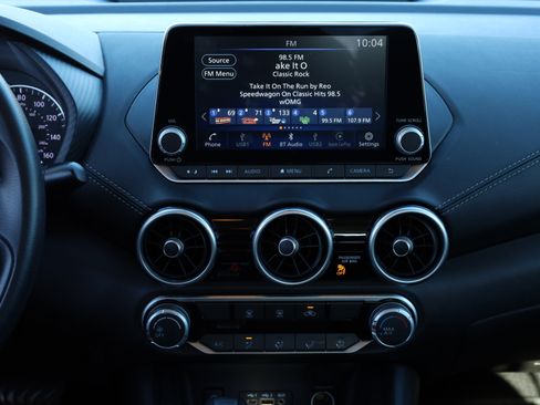 Used 2024 Nissan Sentra SV image 9