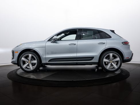 Certified 2026 Porsche Macan image 2