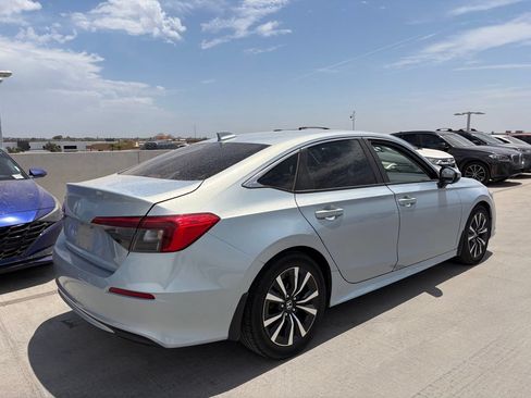 Used 2022 Honda Civic EX image 2