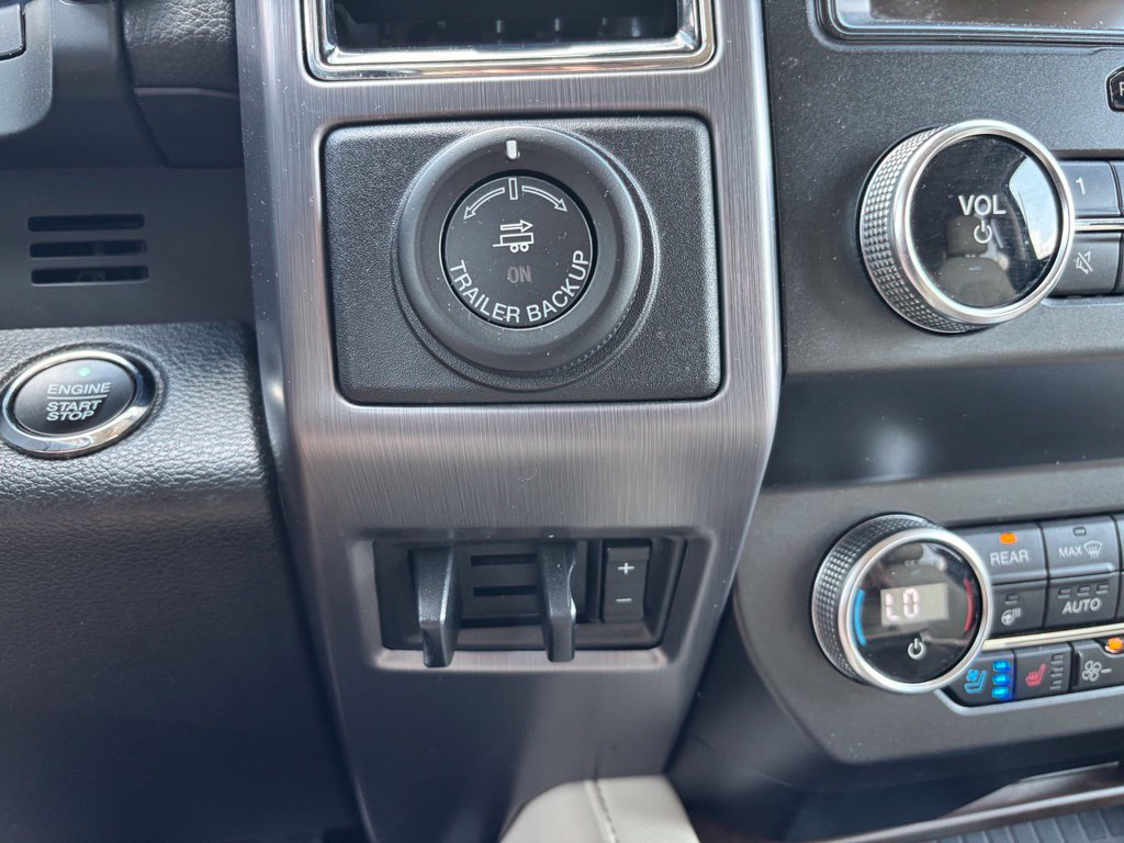 Used 2019 Ford Expedition Platinum RWD image 37