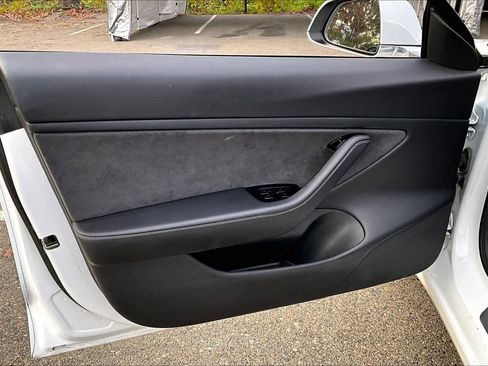 Used 2019 Tesla Model 3 Standard Range Plus image 21