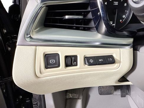 New 2025 Cadillac XT5 Premium Luxury w/ Technology Package AWD/4WD image 10