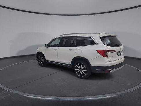 Used 2019 Honda Pilot Touring image 13