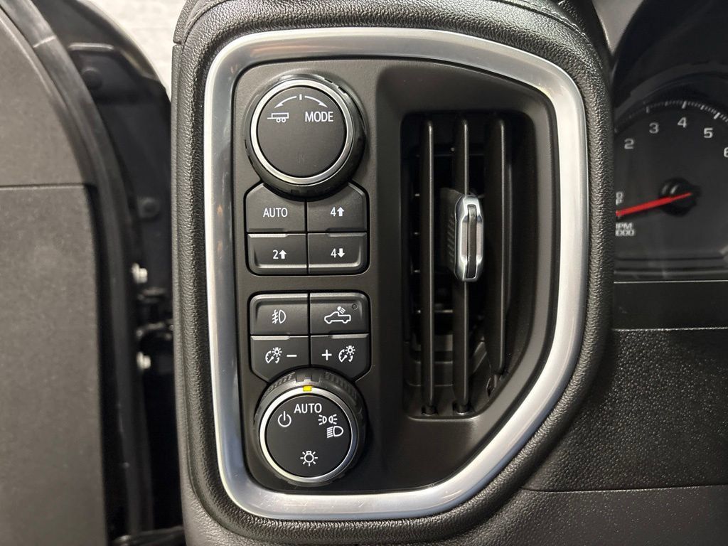 Used 2021 Chevrolet Silverado 1500 LT Trail Boss w/ Convenience Package II AWD/4WD image 26