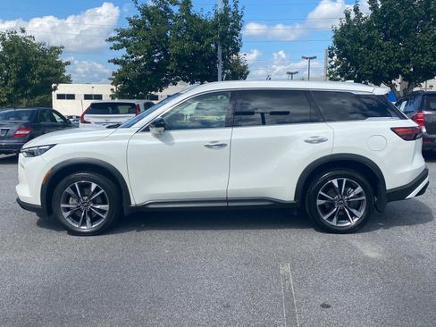 Used 2023 INFINITI QX60 Luxe w/ Cargo Package image 2