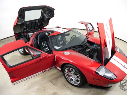Used 2006 Ford GT RWD image 40