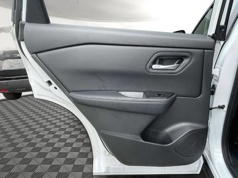 Used 2026 Nissan Rogue SV FWD image 14